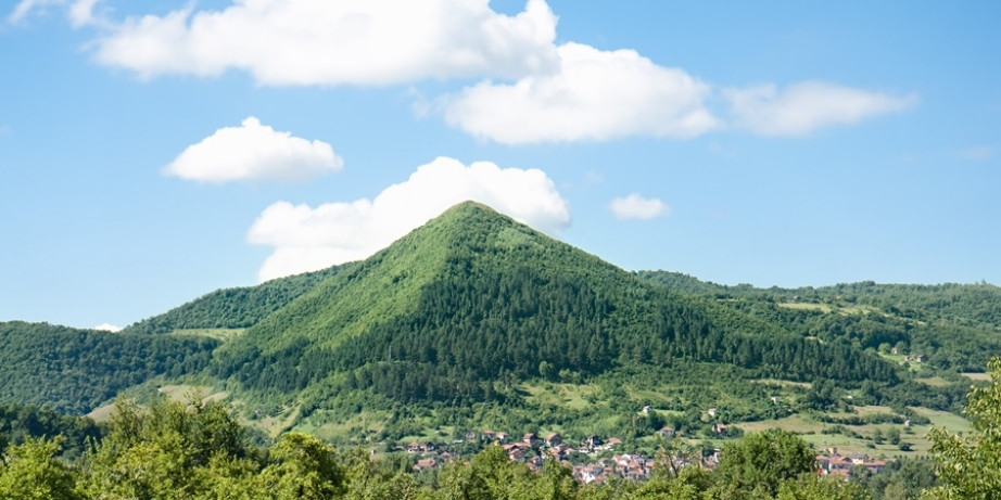 790 din za vaučer za popust na vikend putovanje Bosanske piramide + 2 noći na Jahorini z ...