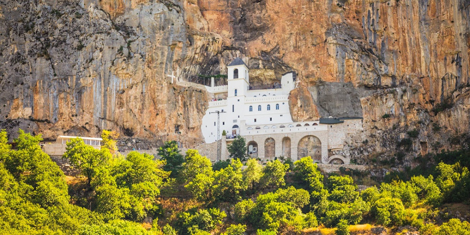 400 din za vaučer za popust na izlet do Manastira Ostrog sa obilaskom Manastira Morača i M ...